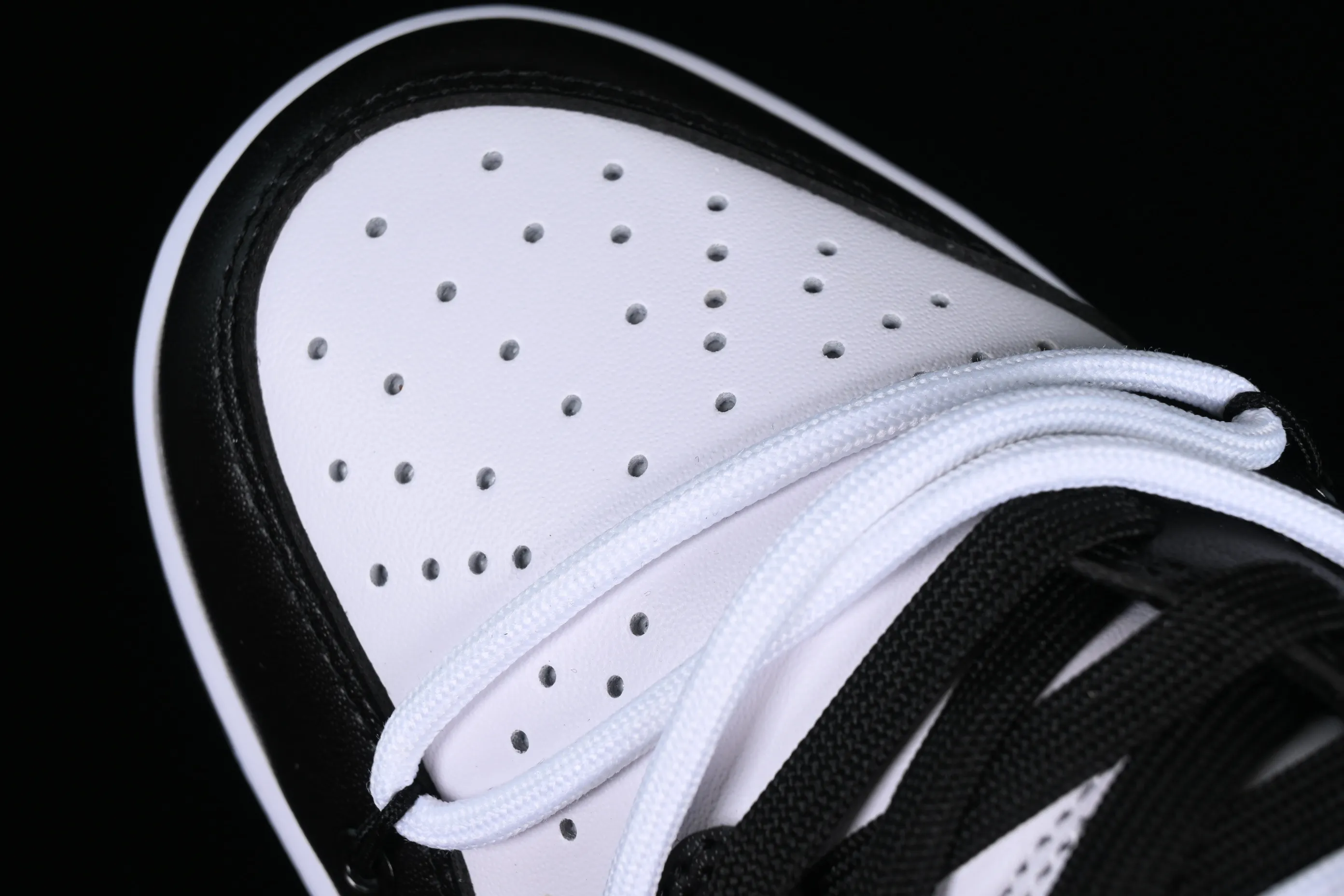 All Categories Nk SB Dunk Series Nk SB Dunk Low Low-top Sneakers Nk Dunk Low Peace Dove Customized version of deconstructed strap casual sneakers DD1391-100